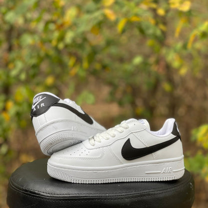 AF1 Low Alb-Negru