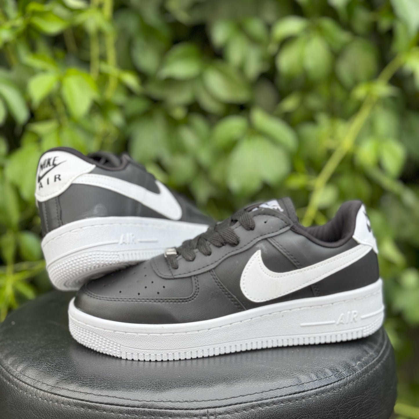 AF1 Low Negru-Alb